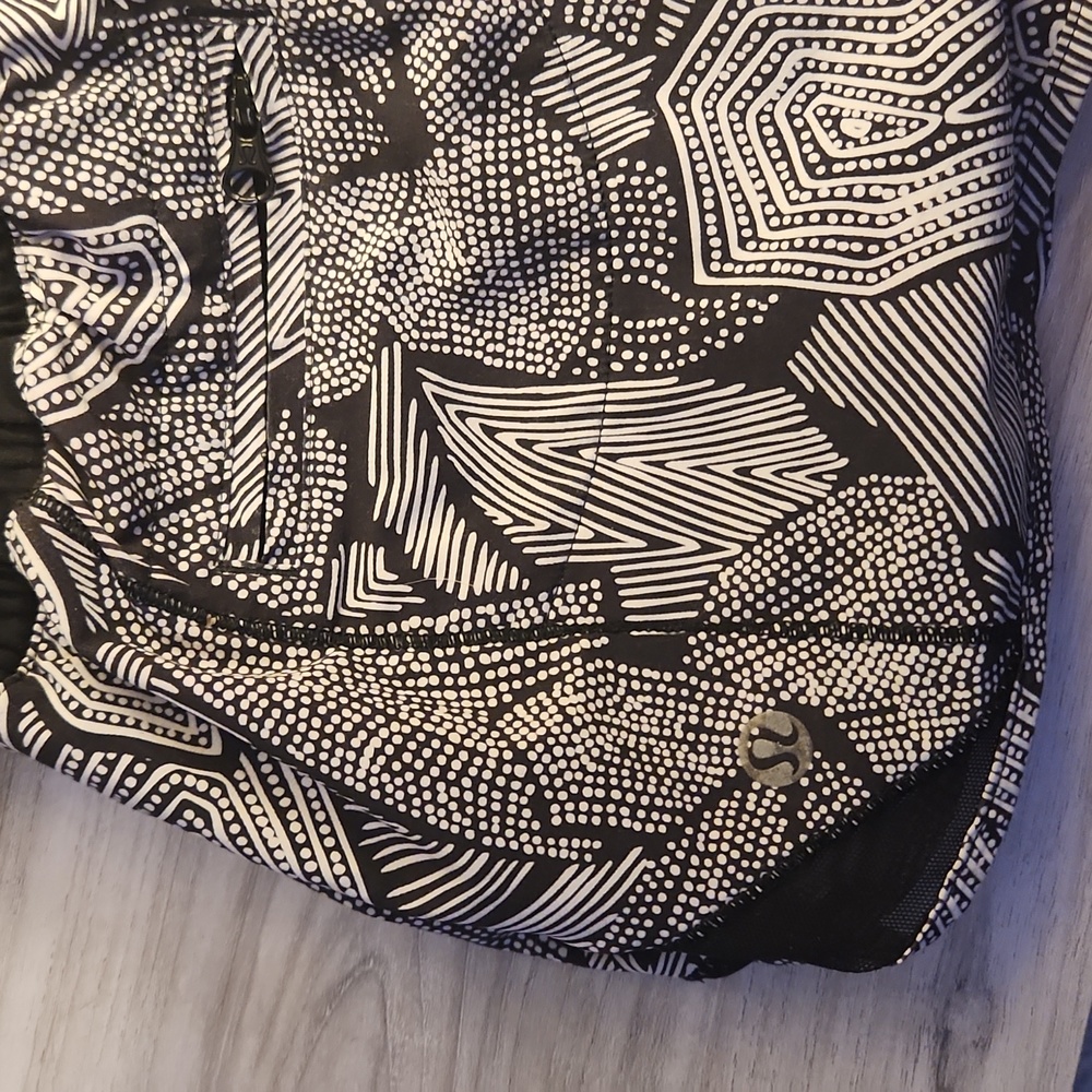 Size 4 - Picture 3 of 4